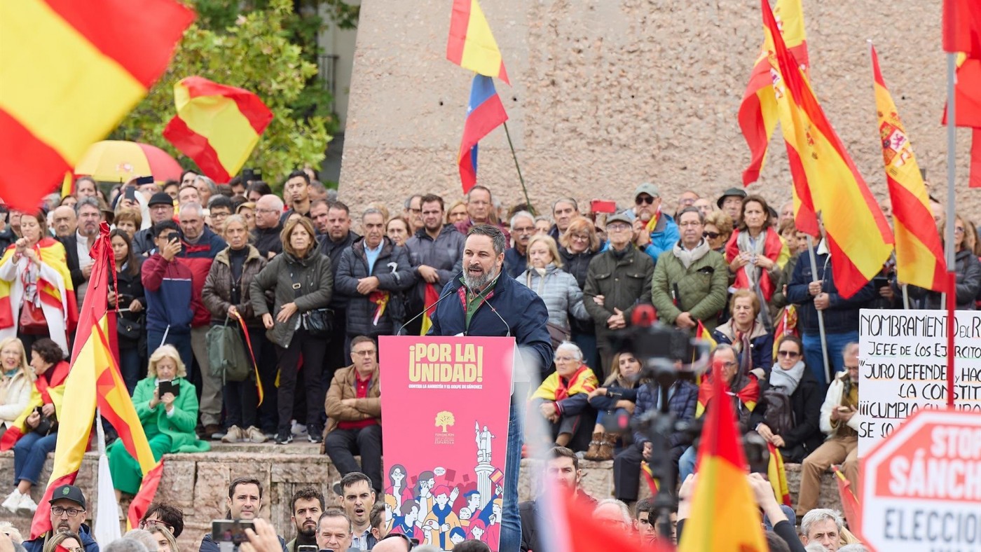 Vox concentra a 100.000 personas en Colón para protestar contra la amnistía y promete "responder"