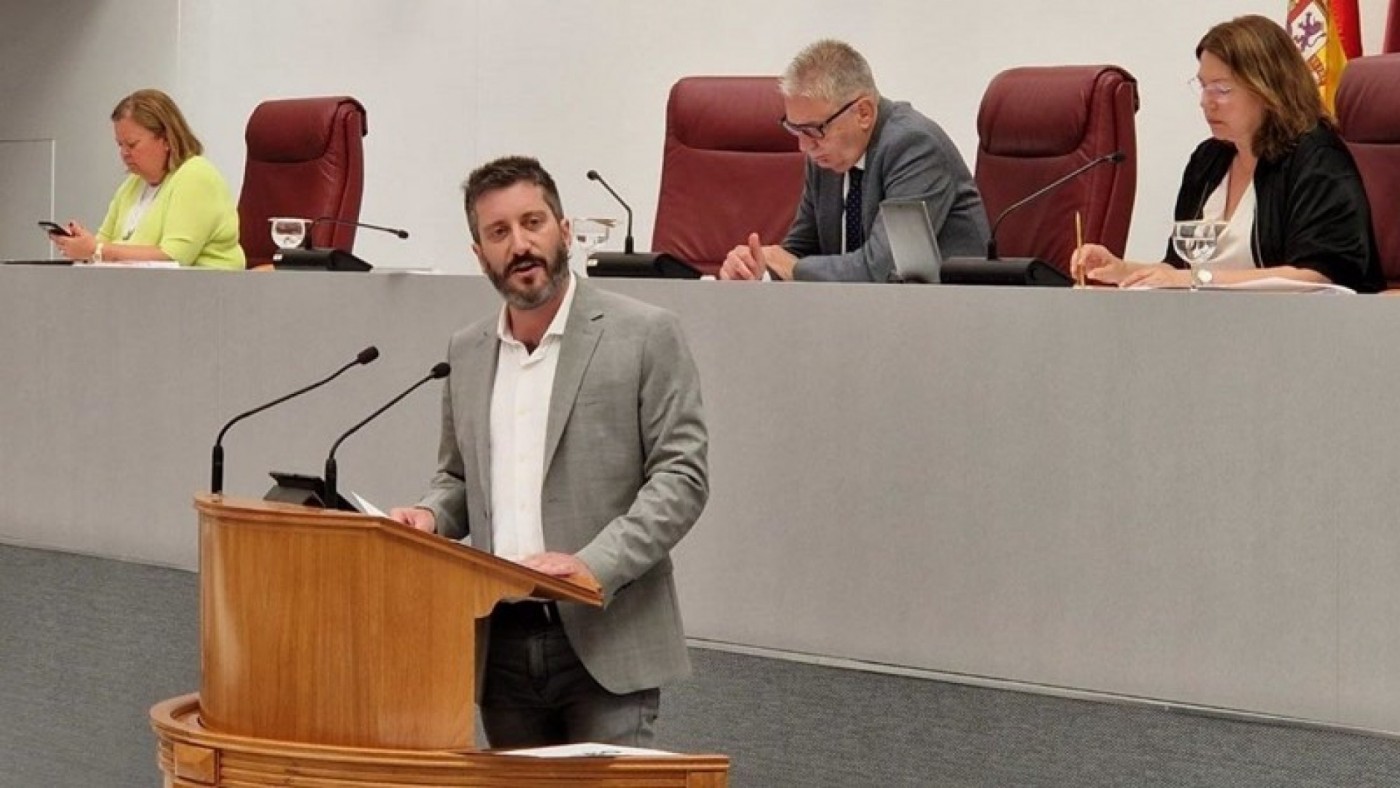 La Comisión del Estatuto del Diputado plantea suspender de empleo y sueldo durante un mes a Víctor Egío, quien planea recurrir