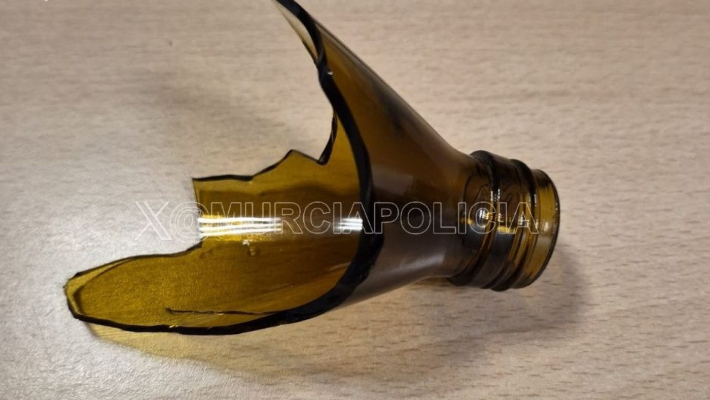 Detenido en Murcia un hombre por amenazar con una botella rota durante un robo