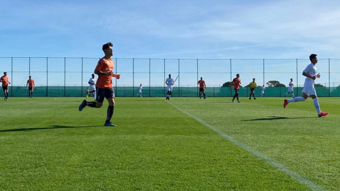 Partido de entrenamiento entre el Real Murcia y el Dalian Pro