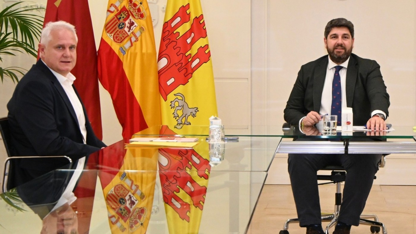 López Miras destaca una inversión regional de 1,4 millones para impulsar mejoras en Albudeite