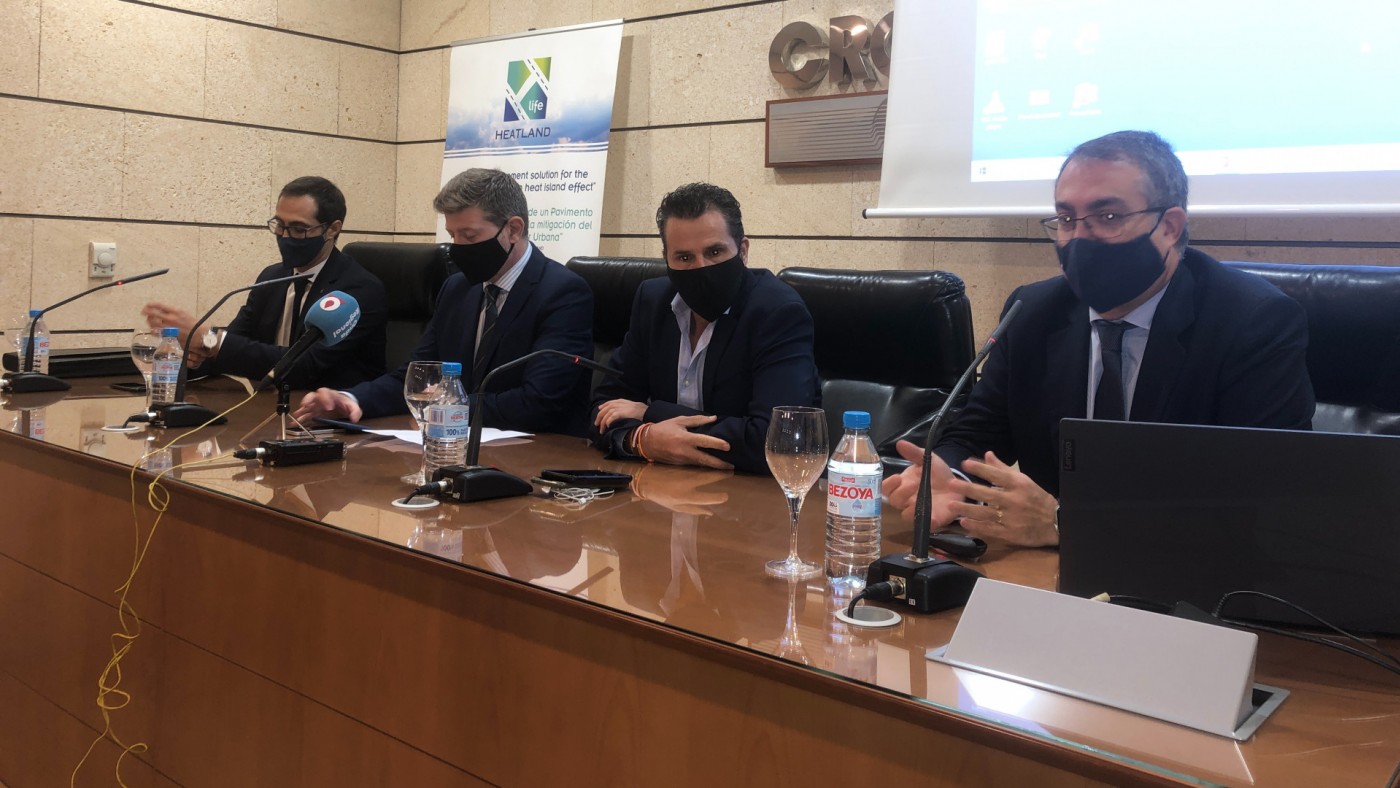 Un asfalto especial reduce hasta 3 decibelios de ruido y 15 grados de temperatura en Murcia