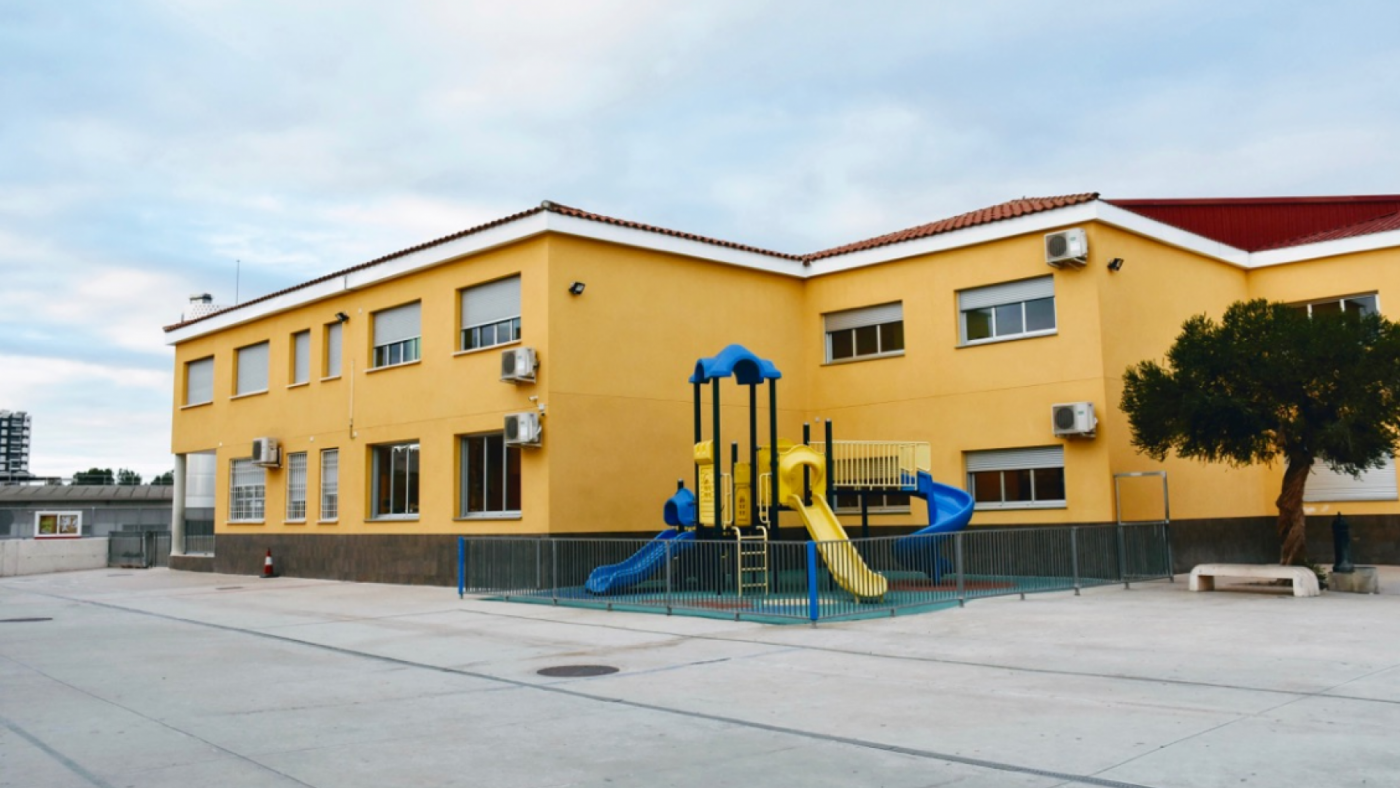 Colegio concertado El Taller en Molina donde dio positivo un alumno positivo de infantil