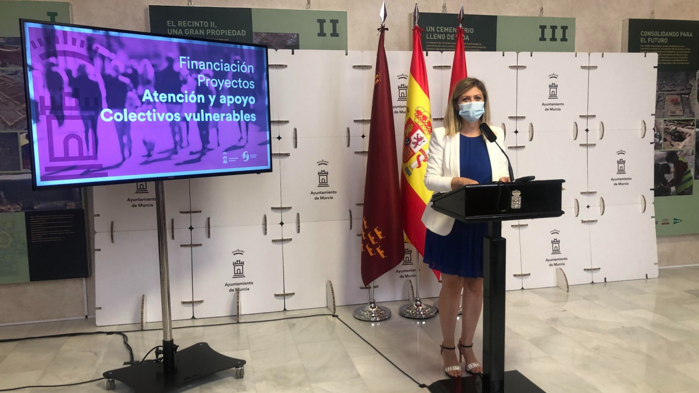 Paqui Pérez, concejala de Servicios Sociales.