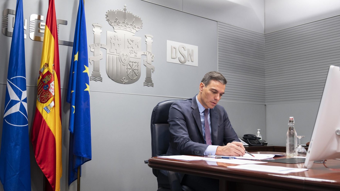 Sánchez llama a los cuatro expresidentes para compartir impresiones sobre la crisis de Ucrania