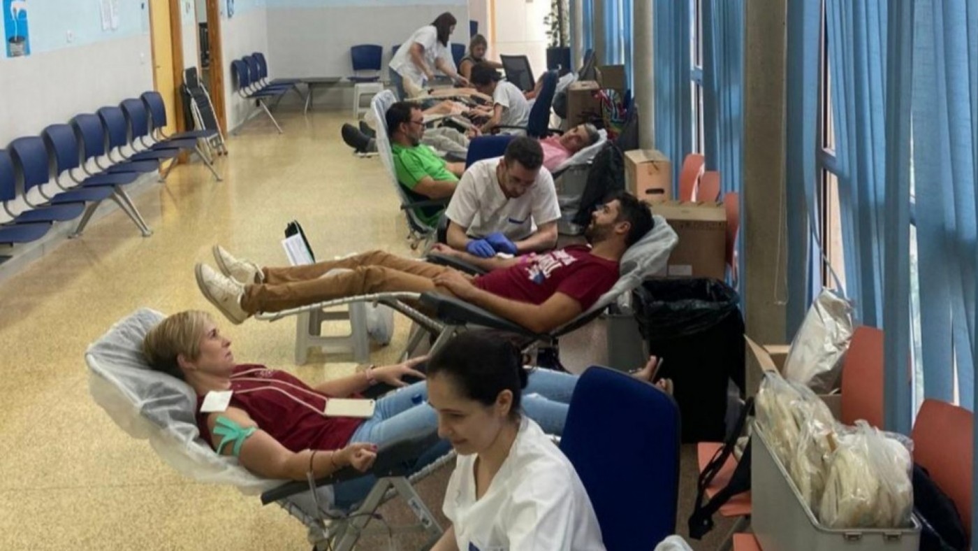 35 años de autosuficiencia de reservas en el Centro de Hemodonanción