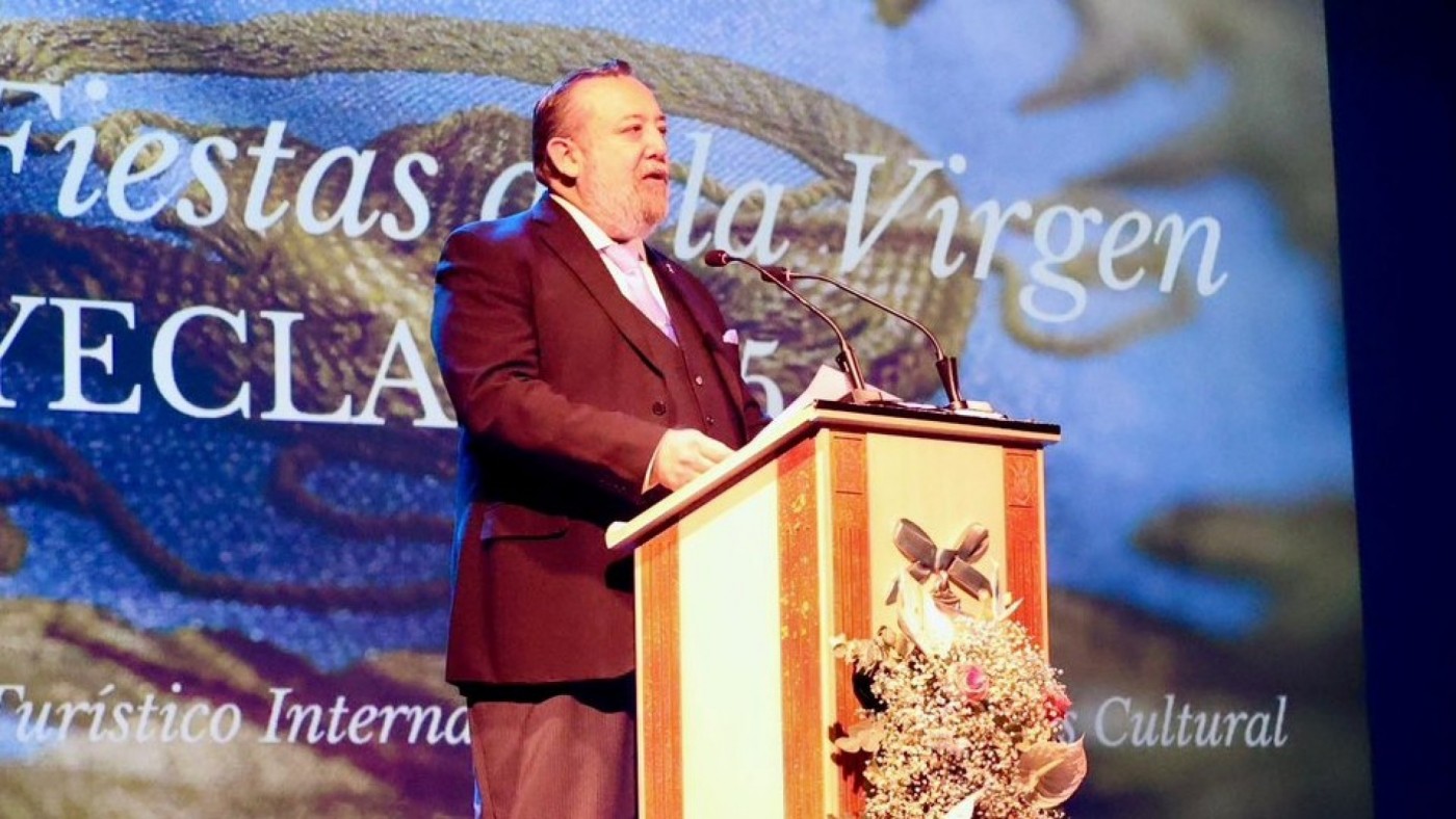 De Heras abre las Fiestas de la Virgen de Yecla con un pregón “bajo el faro de la Purísima”