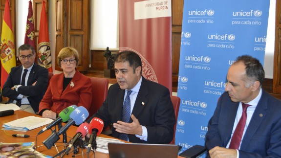 Federico Martínez-Carrasco presenta conclusiones del informe UNICEF