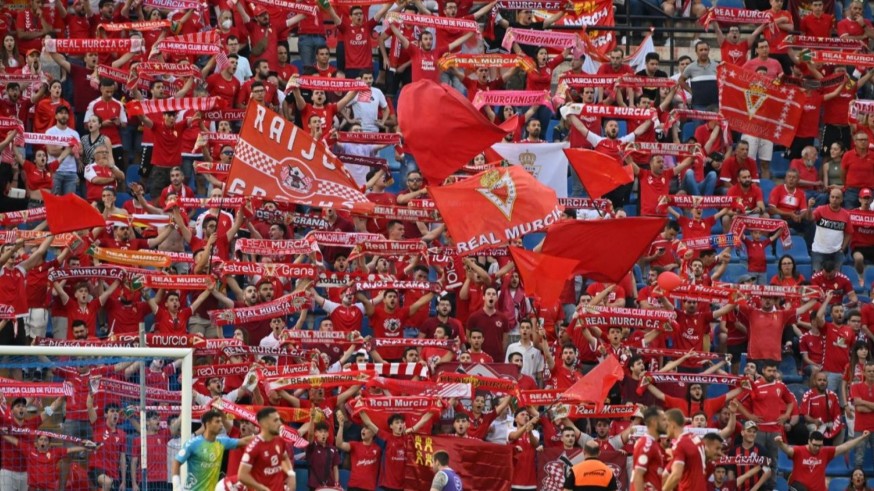 El Real Murcia abrirá la liga en casa contra el Calahorra y acabará frente al Eldense