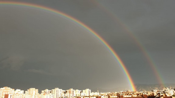 Doble arcoíris sobre la ciudad de Murcia. ELVIRA SÁNCHEZ