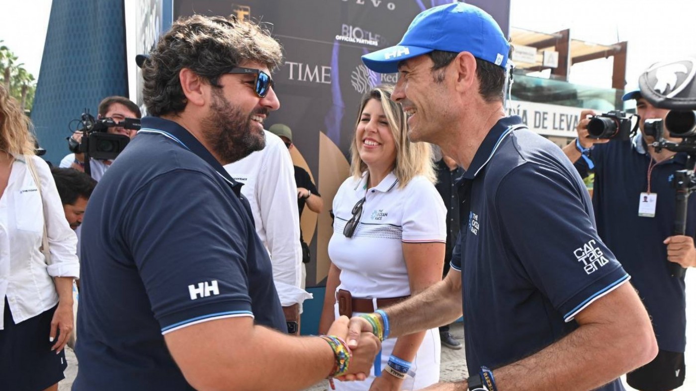 López Miras da por hecho que Cataluña y País Vasco quedarán fuera del reparto de menores migrantes