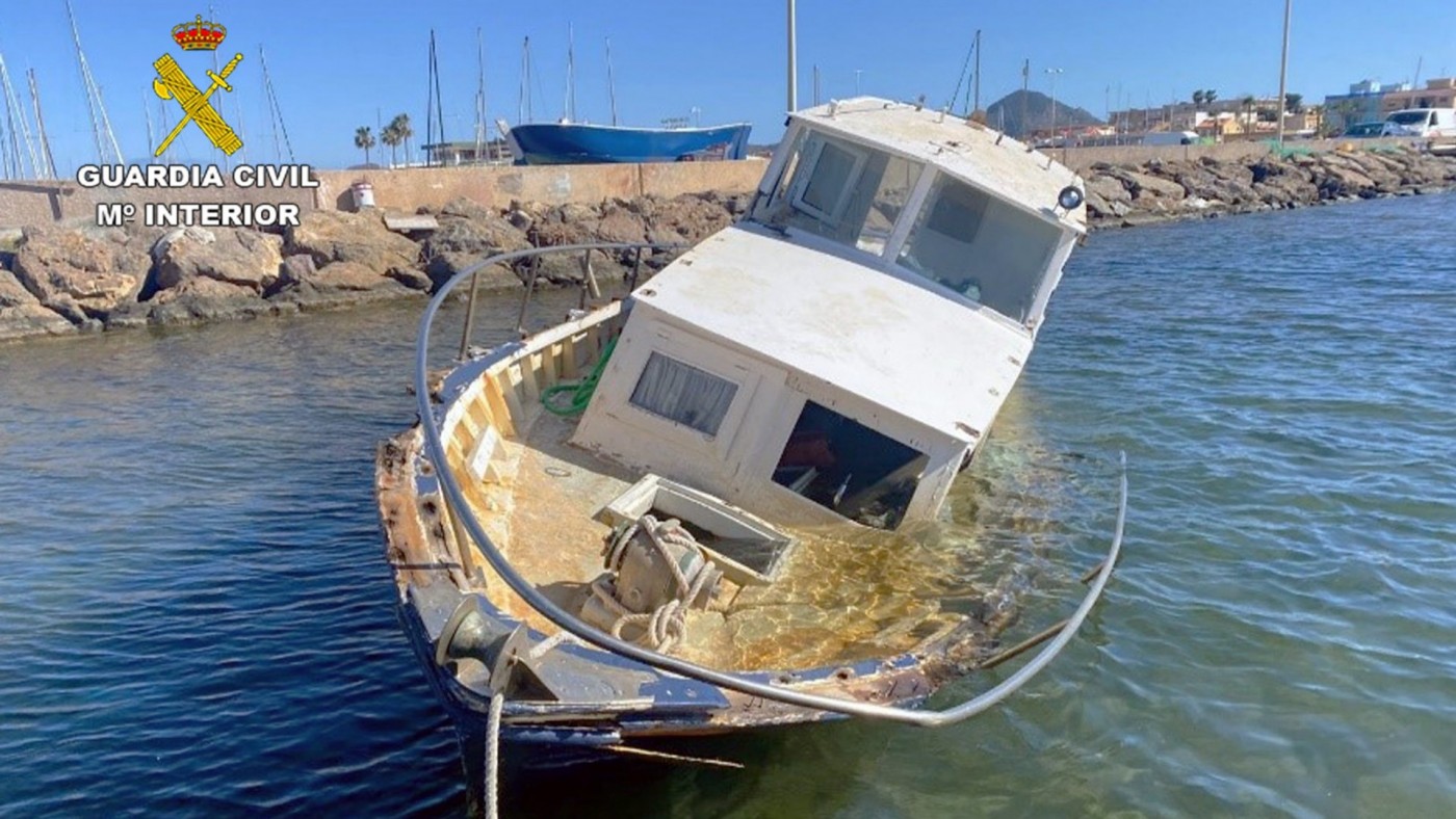 La Guardia Civil detecta embarcaciones abandonadas en el Mar Menor y propone sanciones