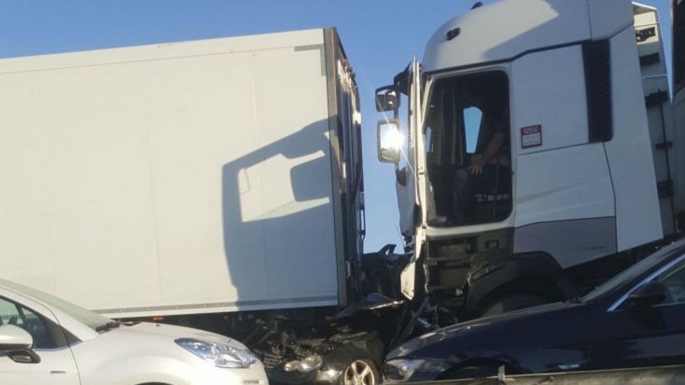 Tres años de prisión para el camionero que causó un accidente con cinco muertos en la A-7 en 2017