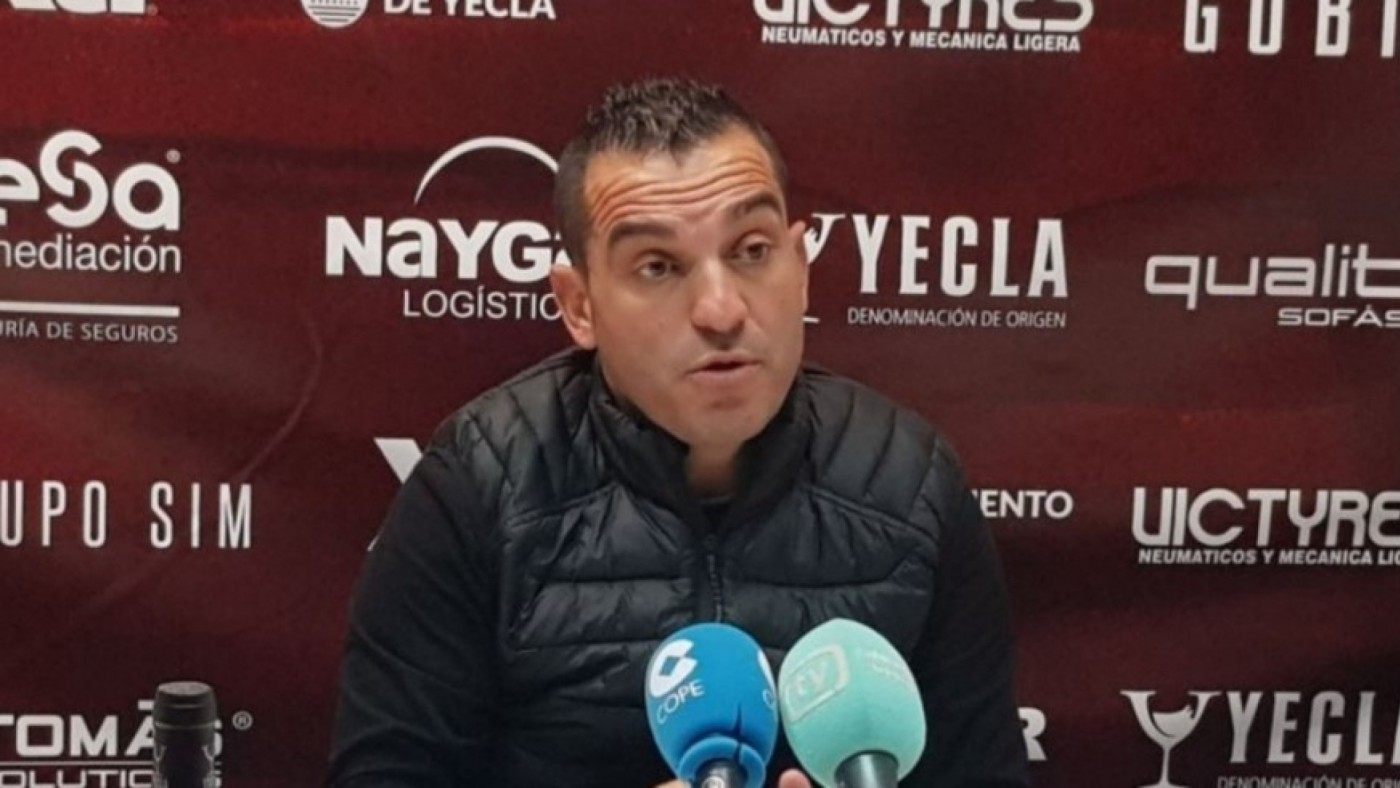 Adrián Hernández: "Estoy feliz por que por primera vez esta temporada puedo entrenar con todos mis jugadores"