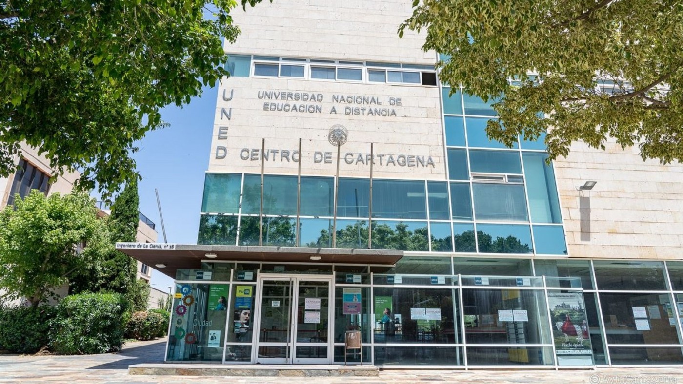 La UNED de Cartagena aborda el riesgo suicida en la infancia y adolescencia