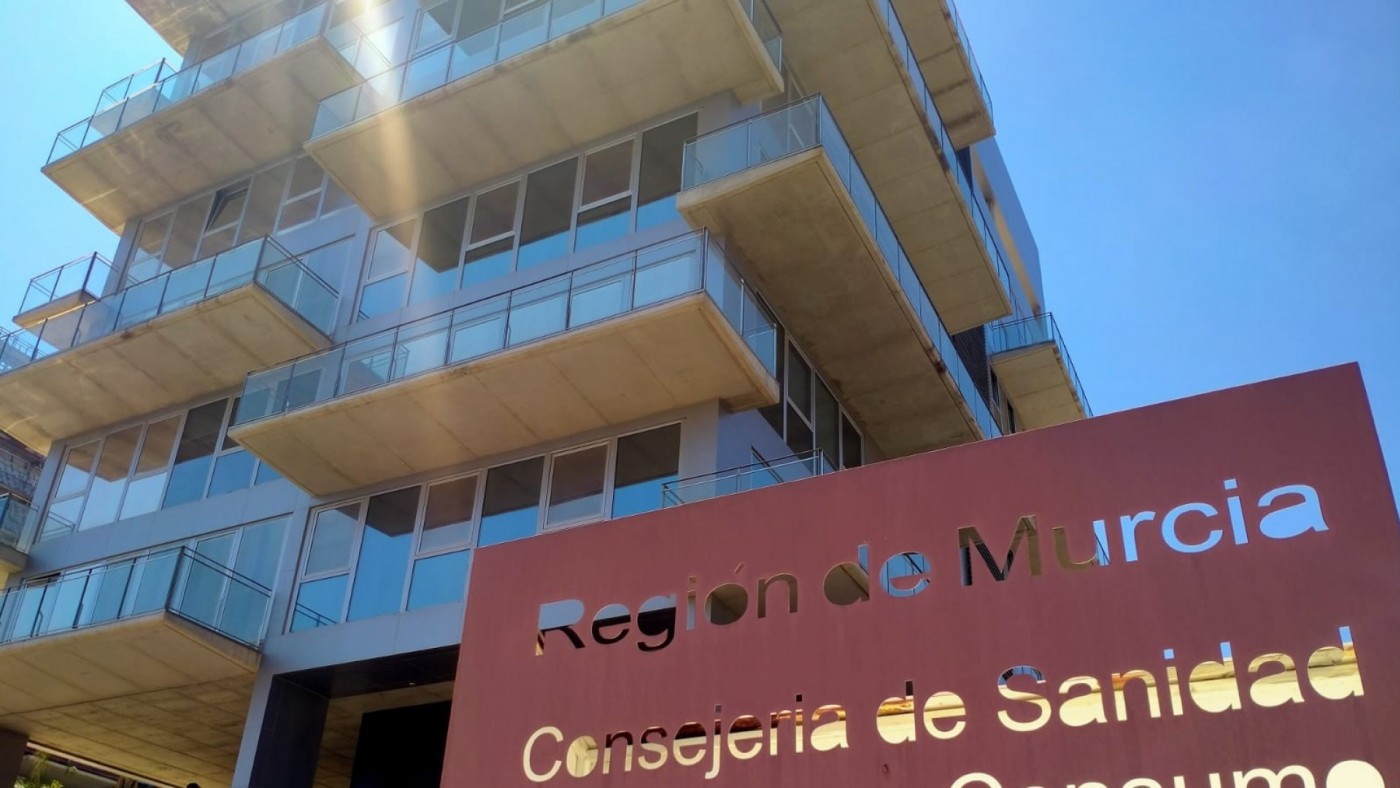 Una investigación interna del Servicio Murciano de Salud destapa un presunto fraude millonario en la compra de prótesis cardiovasculares