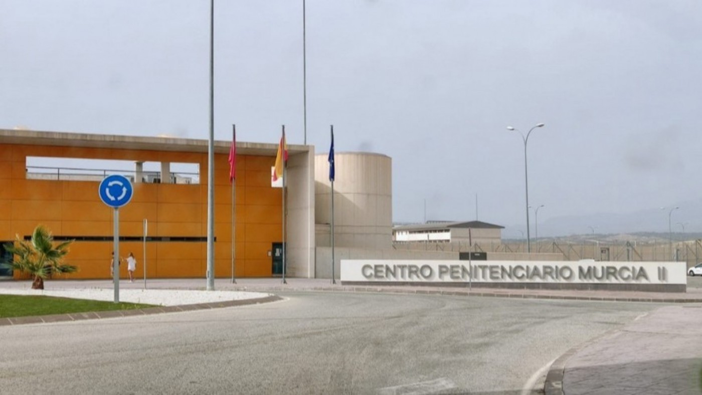 Un recluso agrede a dos funcionarios con una lata rota en la prisión de Campos del Río