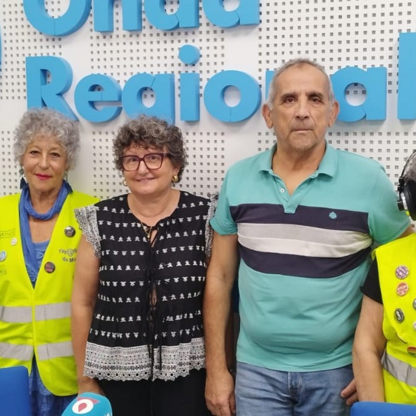 Portada de EL ROMPEOLAS