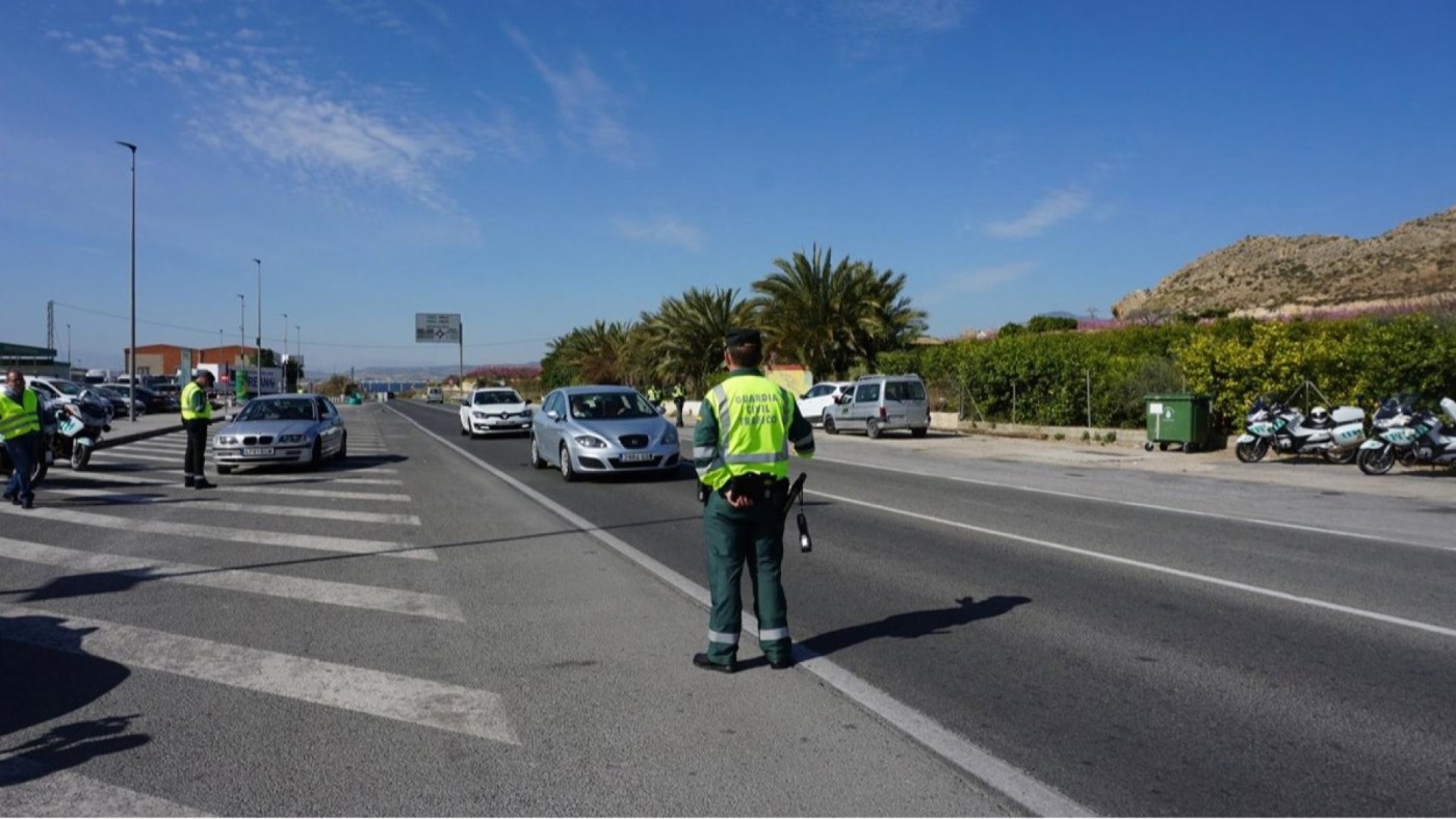 Más de 200 agentes de la Guardia Civil en las carreteras de la Región de Murcia durante el puente