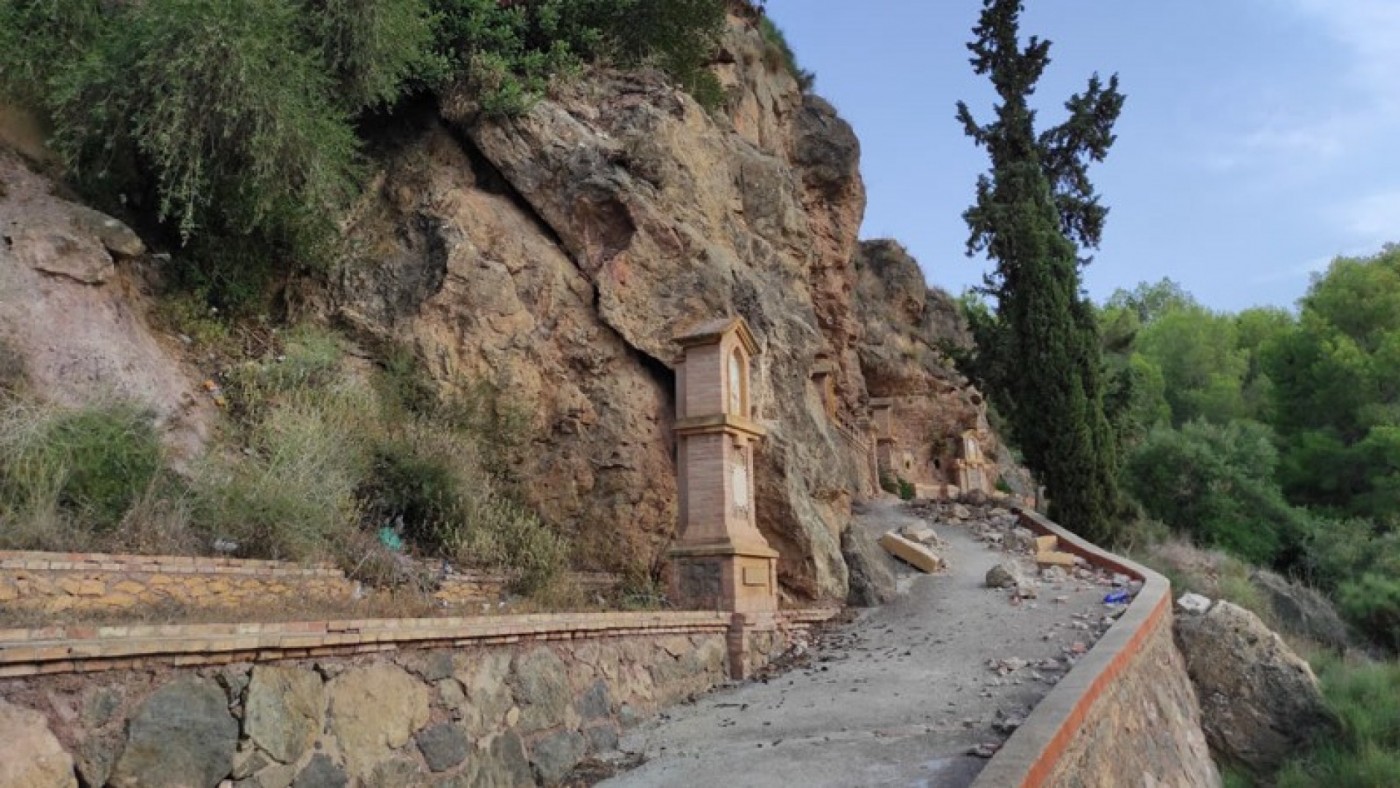 Huermur denuncia derrumbes de la Fuente Santa en el Santuario de la Virgen en Algezares