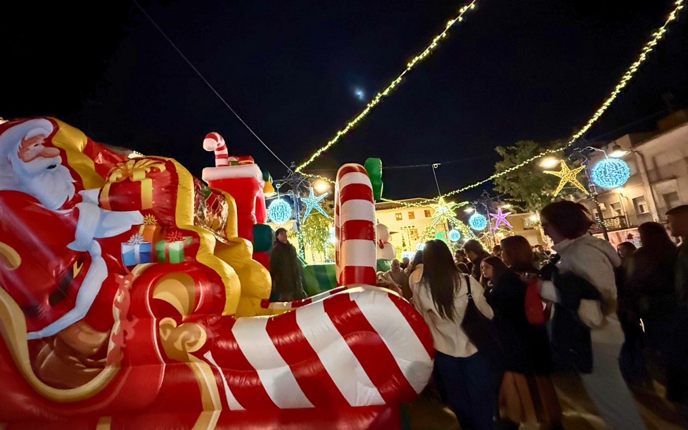 Mula inaugura su 'Poblado Navideño' con motivo del puente de la Constitución