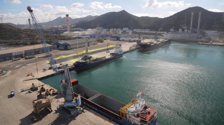 El puerto de Cartagena no crece en tráfico de contenedores pese al bloqueo del Mar Rojo