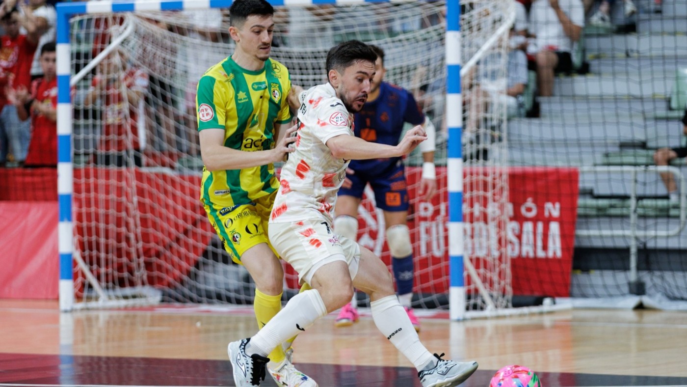 Dener mete a ElPozo en semifinales en un desenlace agónico (4-3)