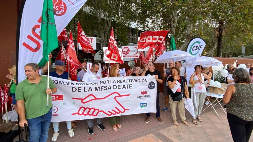 Los auxiliares educativos reivindican la promoción laboral paralizada desde hace ocho años