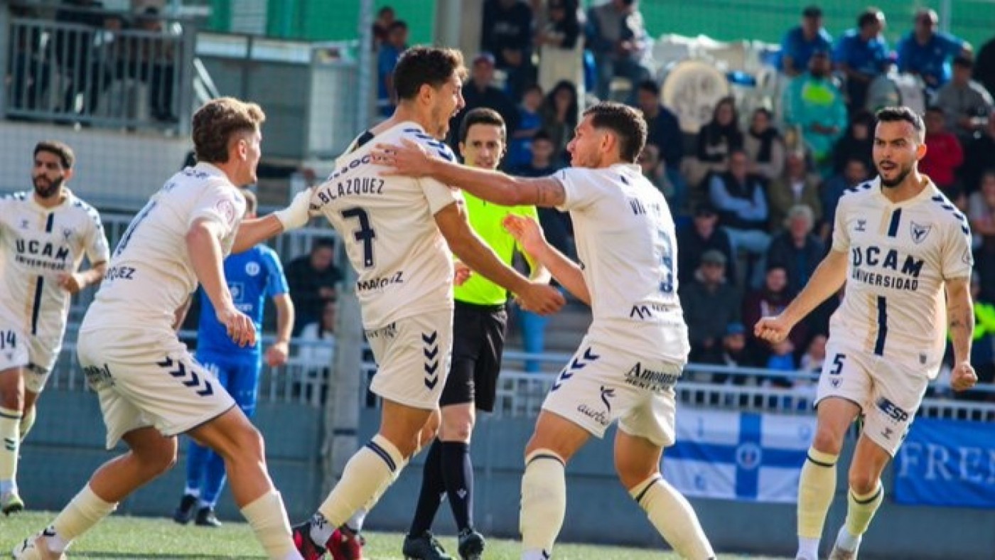 El UCAM Murcia frena la caída (0-2)