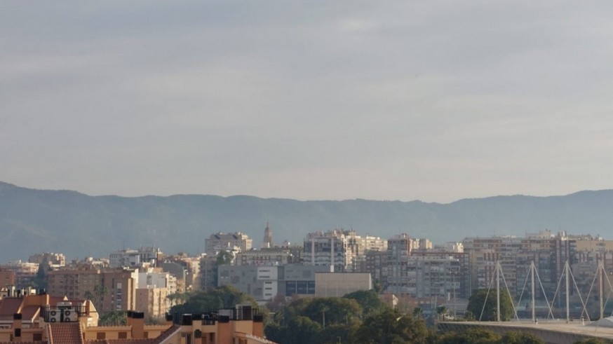 El verano más cálido dispara la contaminación por ozono en la Región