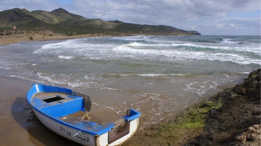 Localizan a cinco inmigrantes en una patera a 2´5 millas de Calblanque