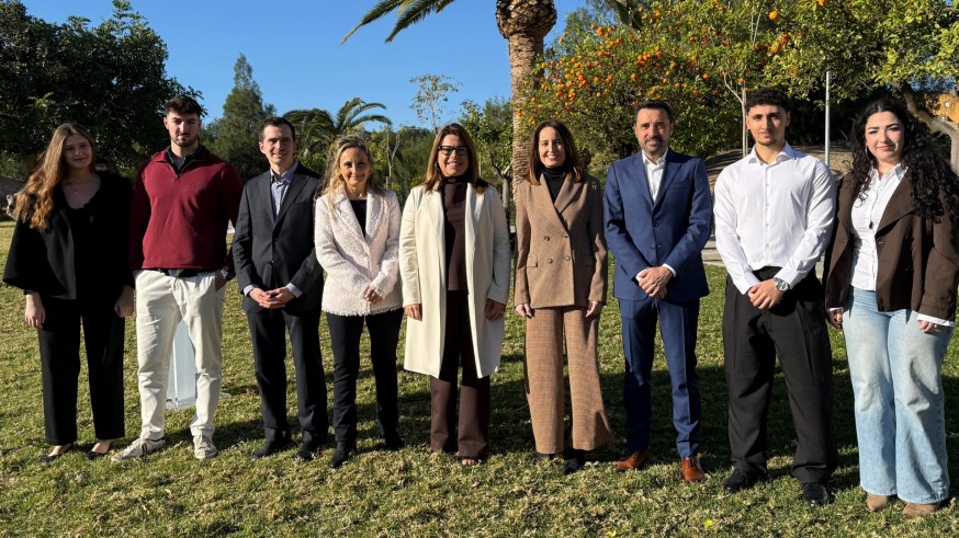 Alicia Rubio presenta un proyecto centrado en talento, investigación y bienestar universitario