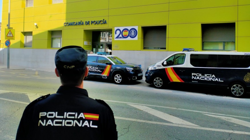 Siete detenidos por trasladar a migrantes ilegales desde Argelia