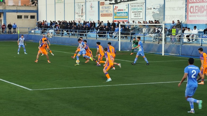 El Águilas espabila a tiempo ante el colista (3-1)