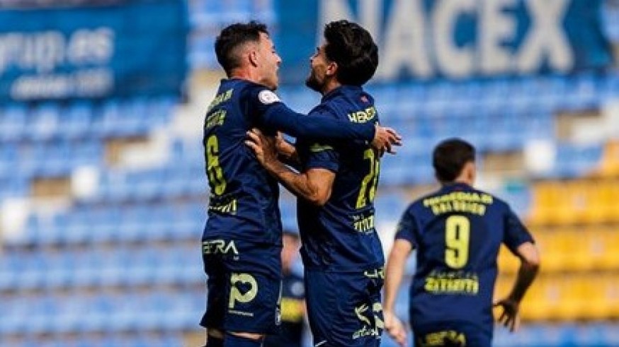 El UCAM reacciona a tiempo ante el Almería B (2-1)