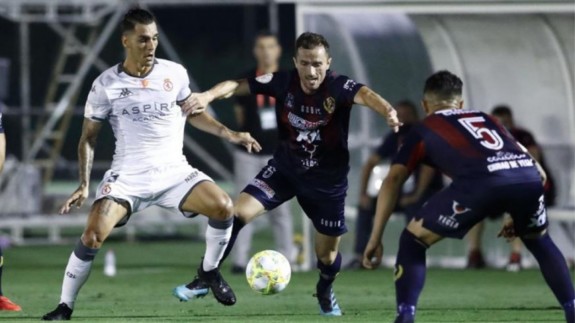 FASE DE ASCENSO| El Yeclano cae eliminado tras perder 4-1 con la Cultural y Deportiva Leonesa 