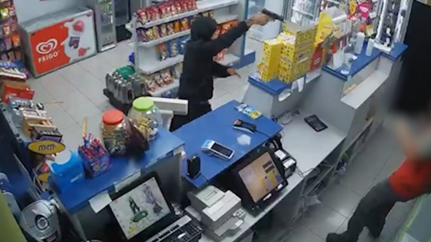 Detienen a tres jóvenes que atracaron tres veces la misma gasolinera