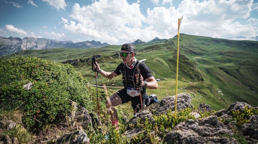 Manuel Vela busca la triple corona de la ultradistancia con la Everest Trail Race