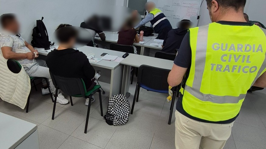 Hacían trampa en los exámenes del carnet profesional de conducción