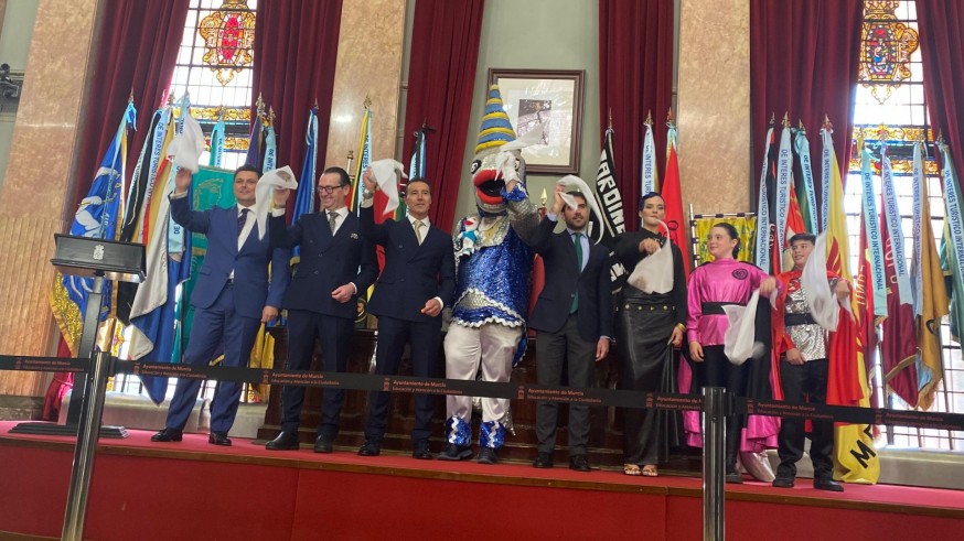 La ciudad de Murcia es entregada oficialmente a los sardineros