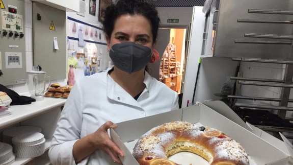 Celia Balanza: "Este año hemos empezado a vender roscones ya en Nochebuena"