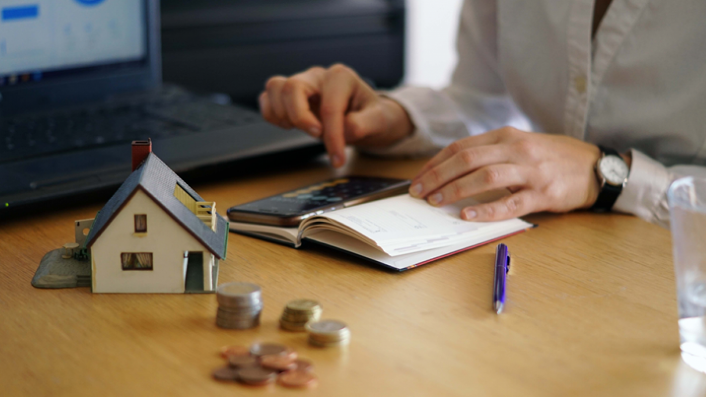 La compraventa de viviendas se frena donde los salarios no soportan los precios 