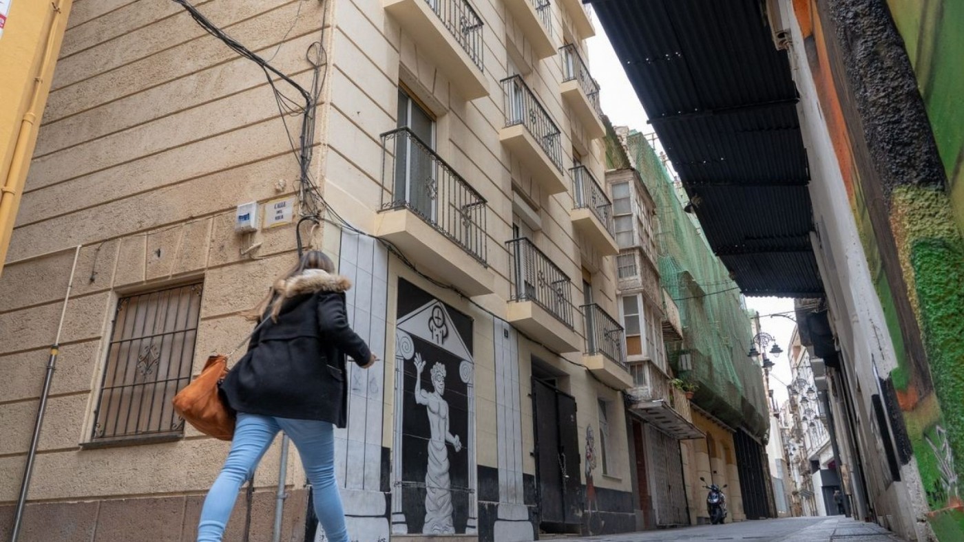 El Peninsular acogerá un retén de Policía Local y los Servicios Sociales de Plaza de España