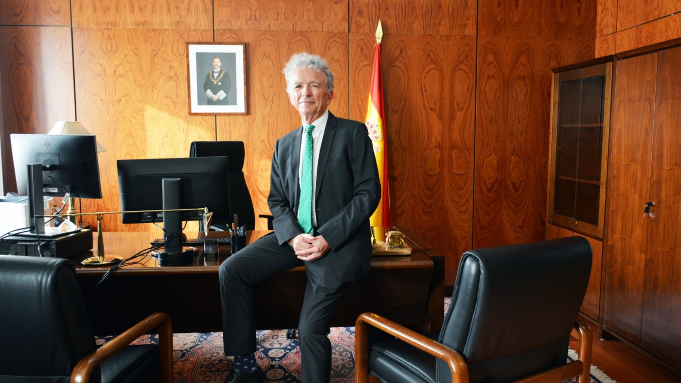 El magistrado del Supremo, Antonio Sempere, considera que el absentismo laboral exige una respuesta conjunta