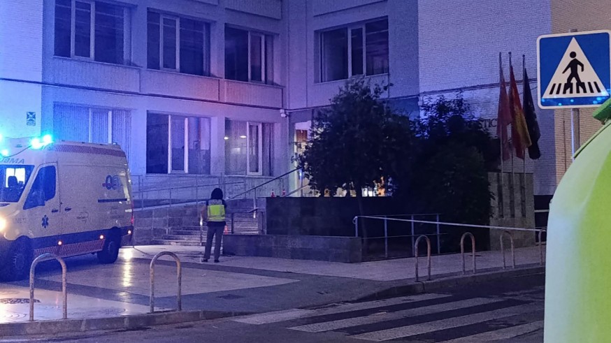 Fallece en el hospital el hombre que ayer se quemó a lo bonzo frente a los juzgados de Cartagena