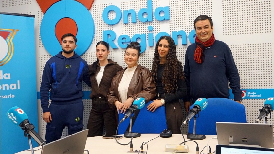 Carretera y manta. Hablamos de Bruselas con José Antonio García Ayala y cuatro alumnos del IES La Florida de Las Torres de Cotillas