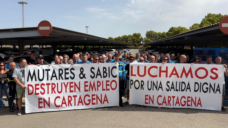 Los trabajadores de Sabic La Aljorra dan de plazo hasta octubre para conocer su futuro
