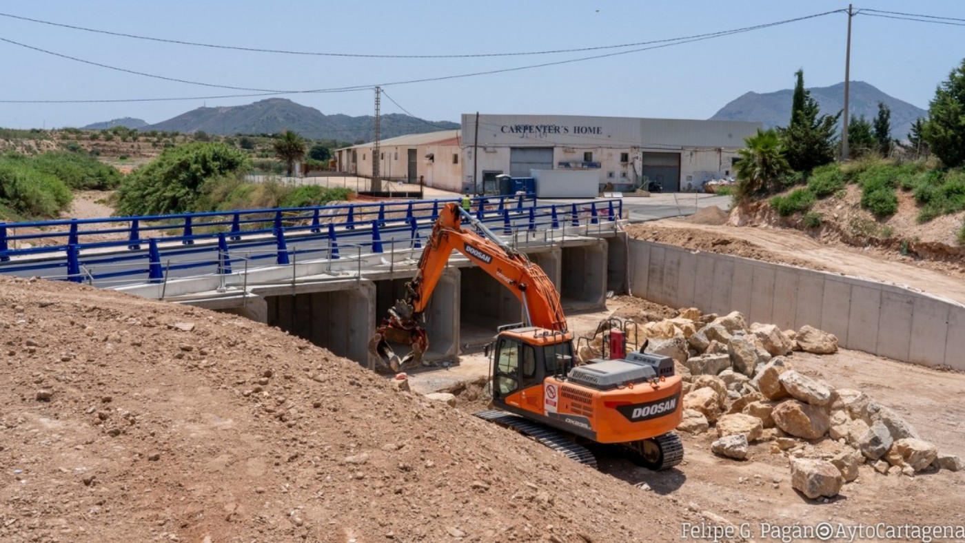 Obras en la rambla de Benipila para evitar cortes de tráfico por inundación