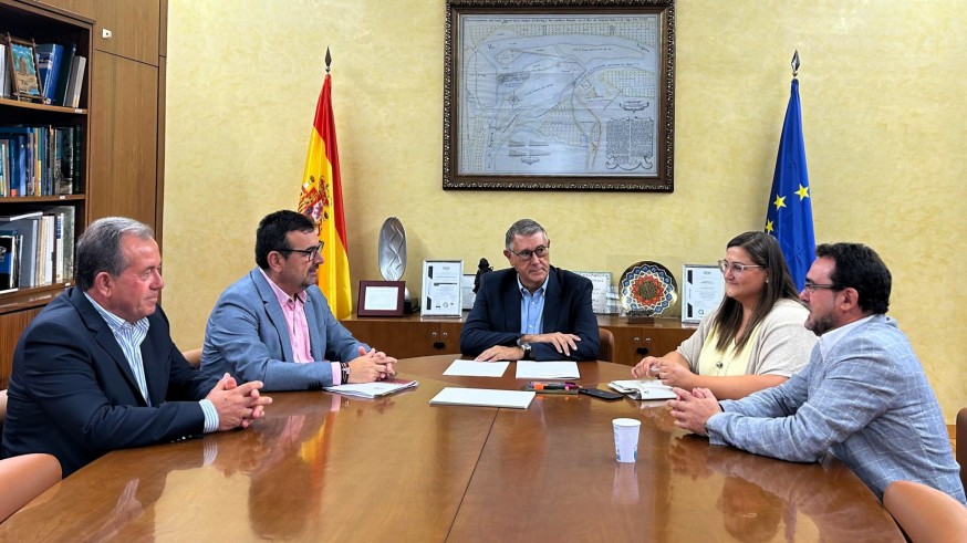 La CHS y el Ayuntamiento se comprometen a ejecutar las obras que eviten avenidas de agua 