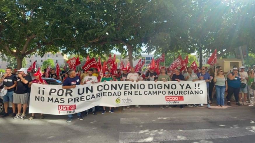 Manifestación por el bloqueo del convenio colectivo forestal y pecuario